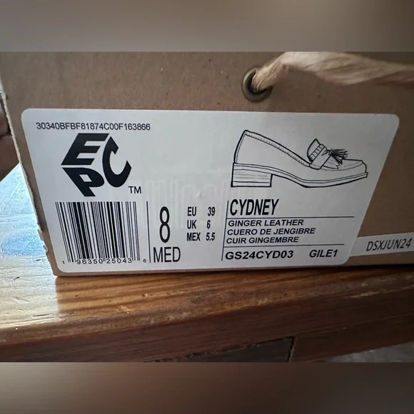 Gentle Souls “Cydney” loafer - Picture 3 of 8